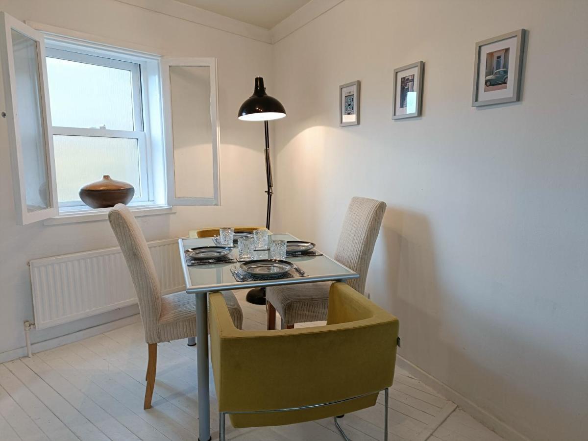 2 Bed Functional House Close To Manor Park Train Station لندن المظهر الخارجي الصورة