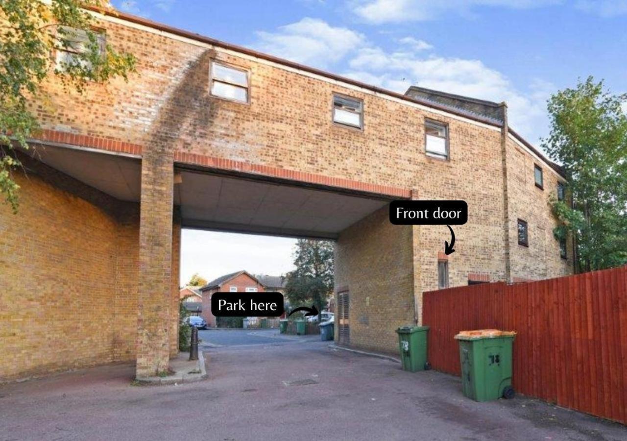2 Bed Functional House Close To Manor Park Train Station لندن المظهر الخارجي الصورة