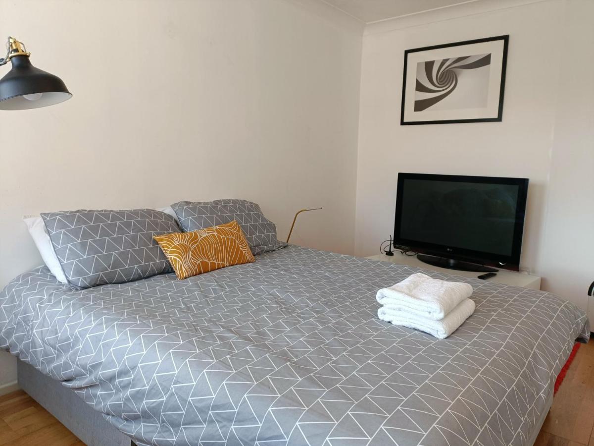 2 Bed Functional House Close To Manor Park Train Station لندن المظهر الخارجي الصورة